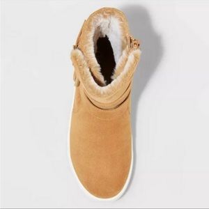 NWT Cat & Jack Tan Olexa Slip-On Zipper Booties size 4 faux fur lined